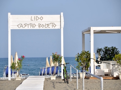 Spiaggia mar Jonio Castroboleto Village